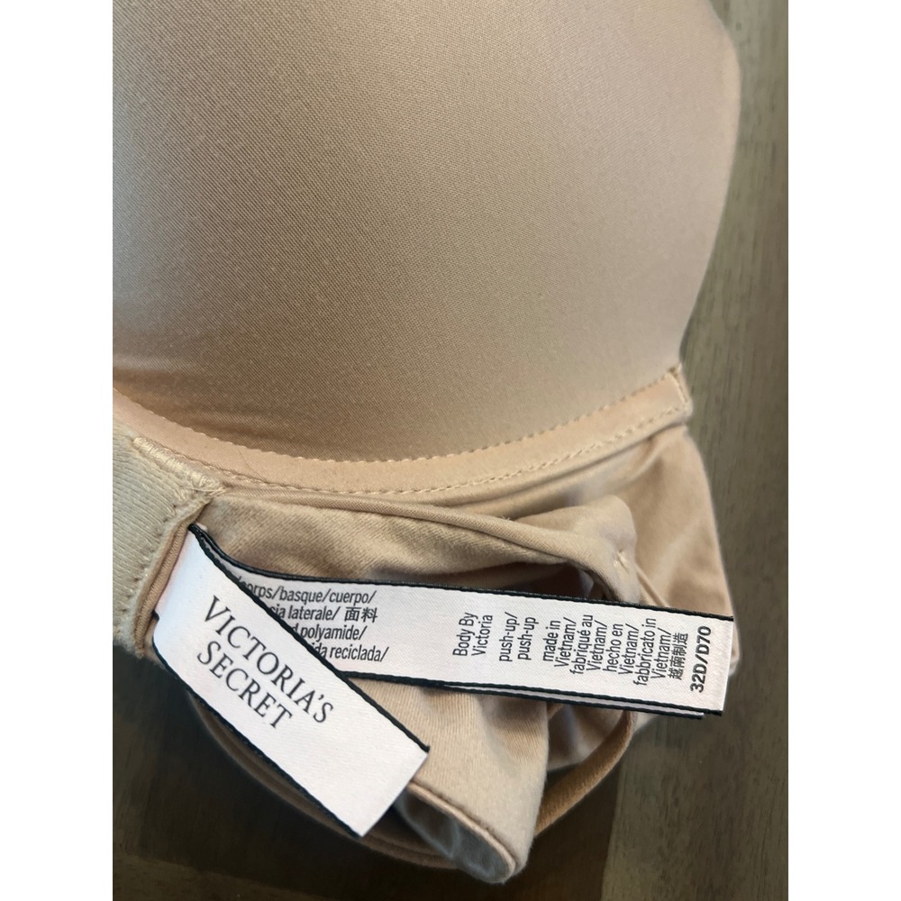 Victoria's Secret Body By Victoria Push-Up Bra Beige 32D Underwire Padded